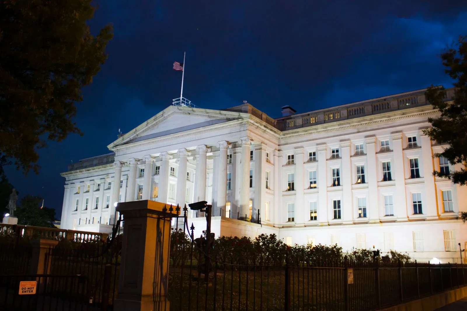 US Treasury building at night as Treasury kills crypto wallet rules in regulation blitz