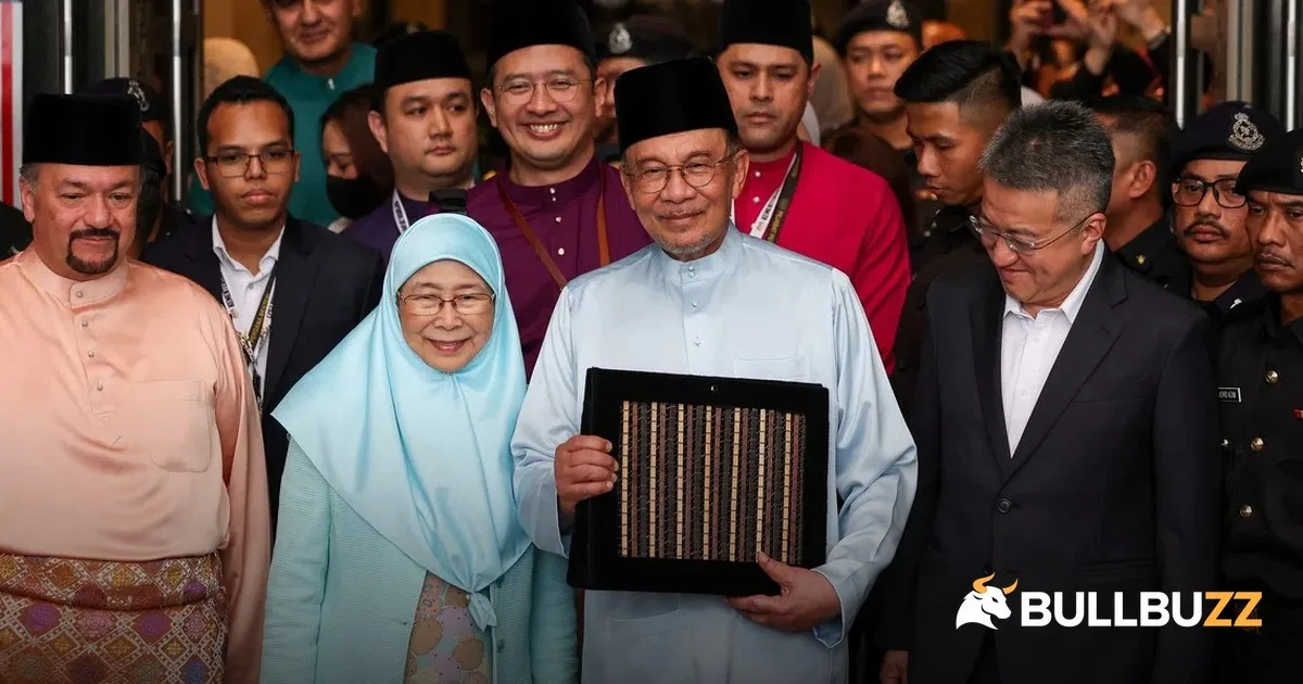 Malaysia Tables RM459.8b Budget 2027; Targets 3.3% Deficit