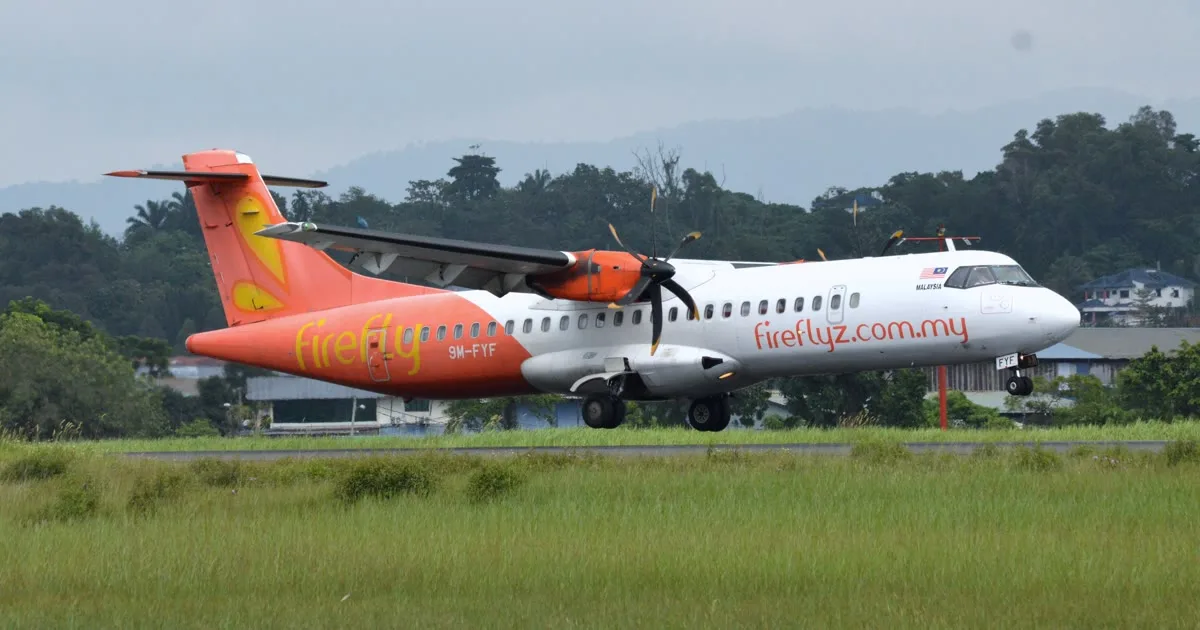 Firefly Subang–Singapore flights: archive photo of a Firefly ATR 72 approaching Subang Airport